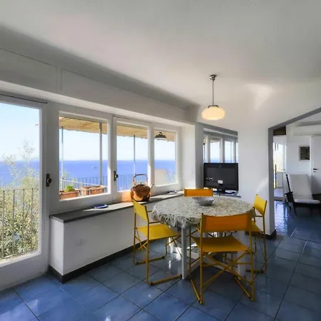 Casa Leyla Holiday home